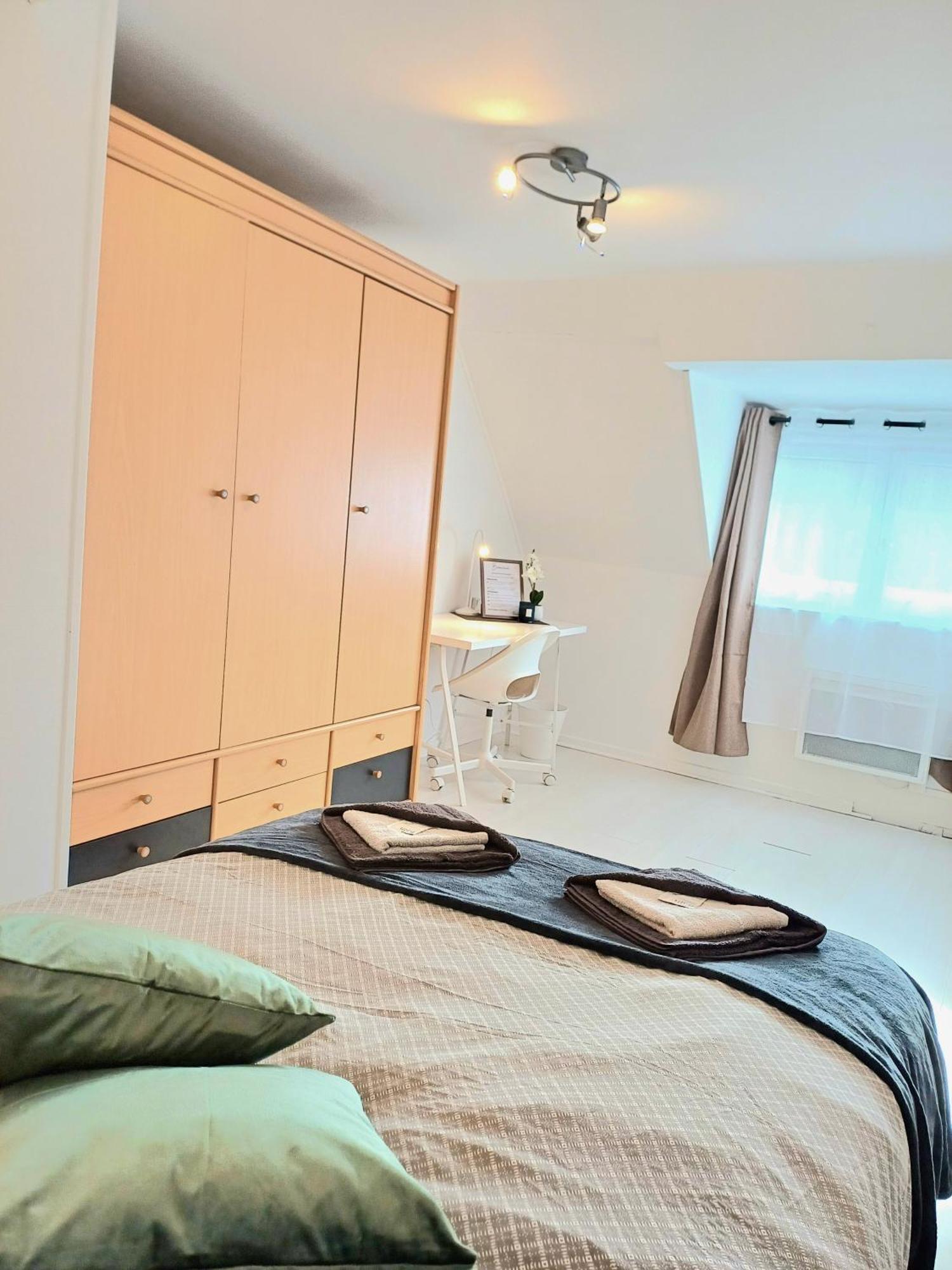 Beauvais - Proche Aeroport - Chambres Privees Ngoại thất bức ảnh