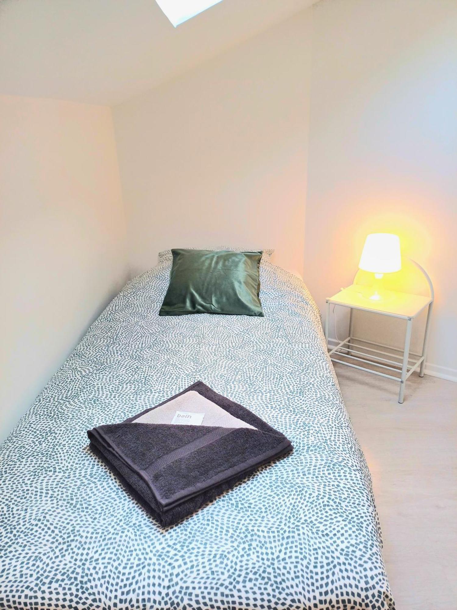 Beauvais - Proche Aeroport - Chambres Privees Ngoại thất bức ảnh