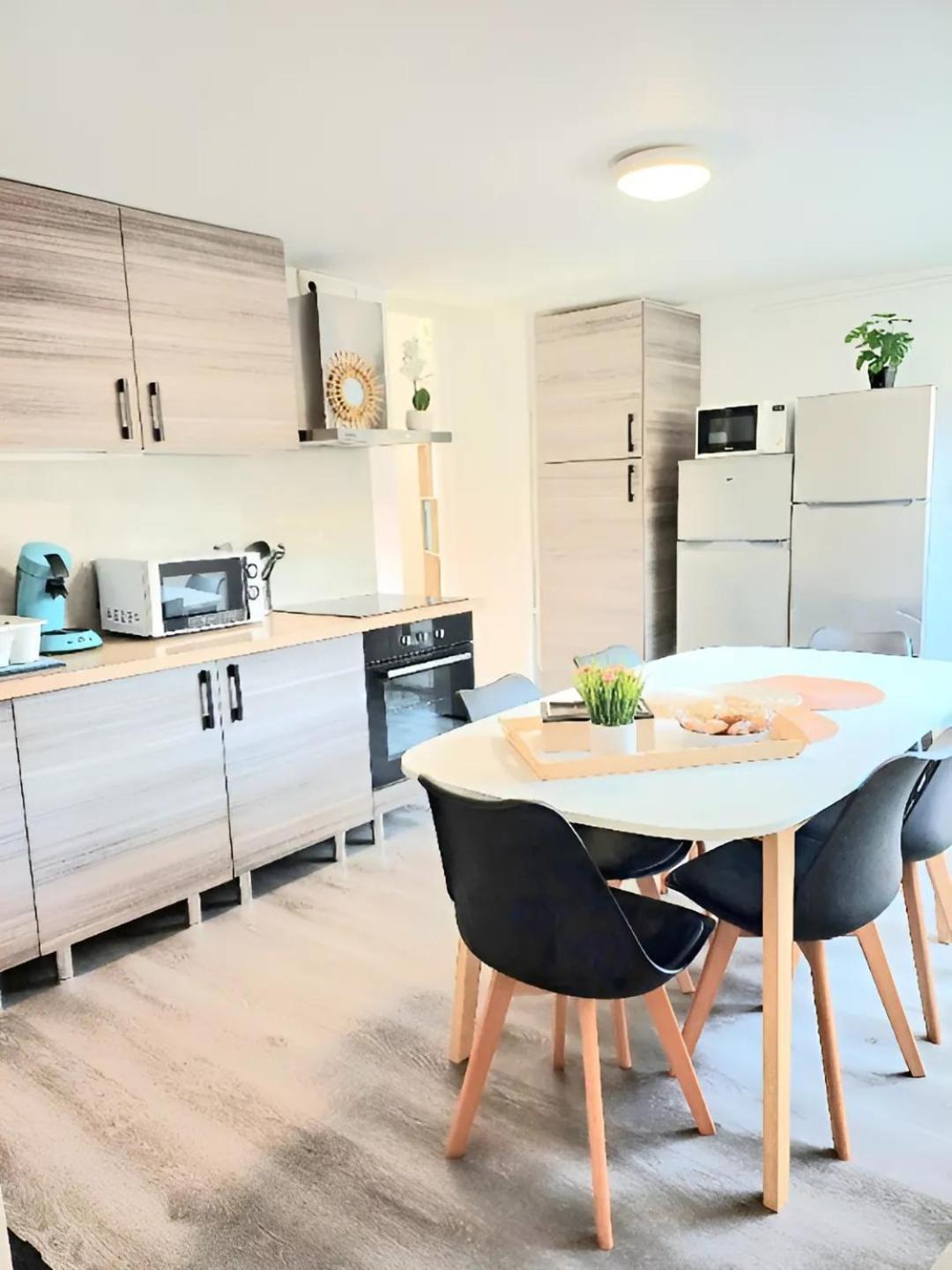 Beauvais - Proche Aeroport - Chambres Privees Ngoại thất bức ảnh